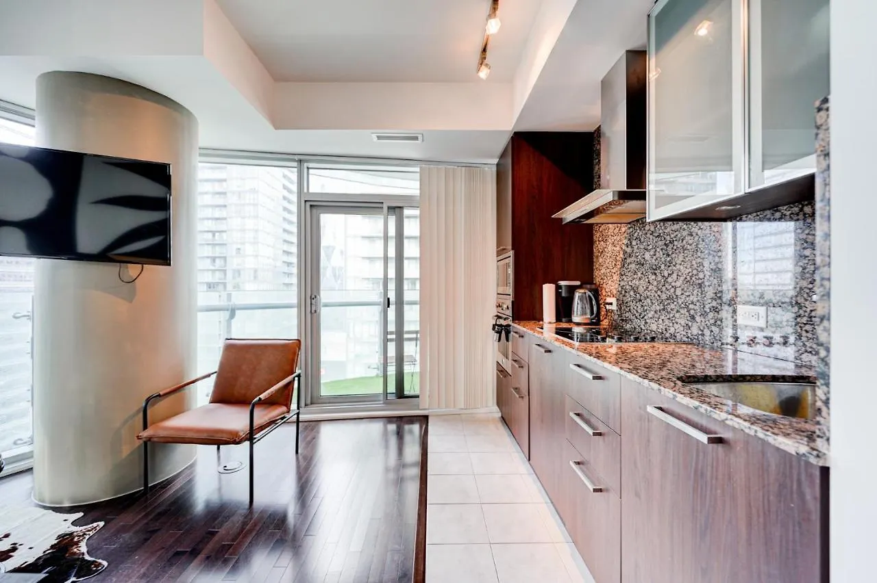 Signature Residence Toronto 0*,