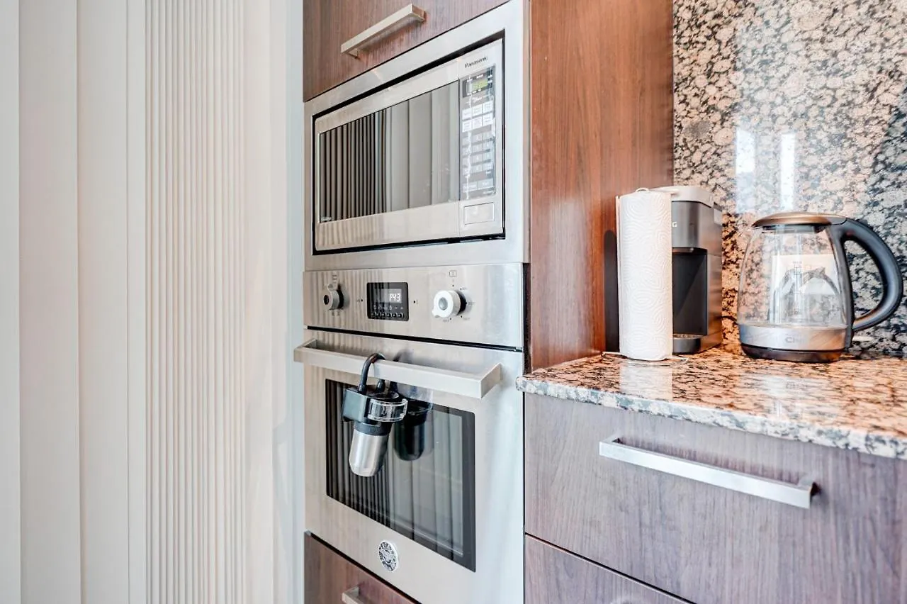 Signature Residence Toronto Apartment