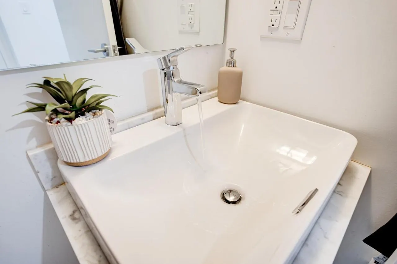 Signature Residence Toronto Apartment